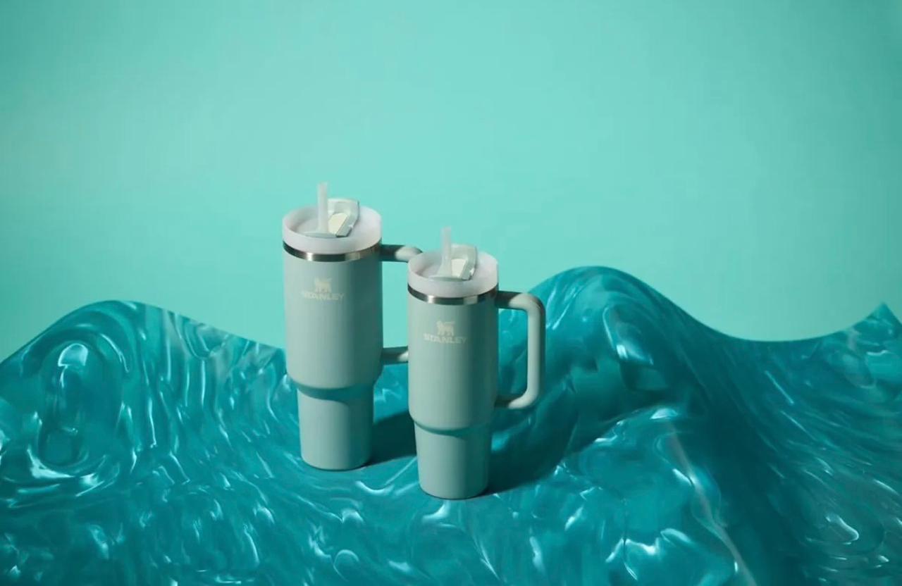 The Quencher H2.0 Flowstate™ Tumbler | 40 OZ | Seafoam